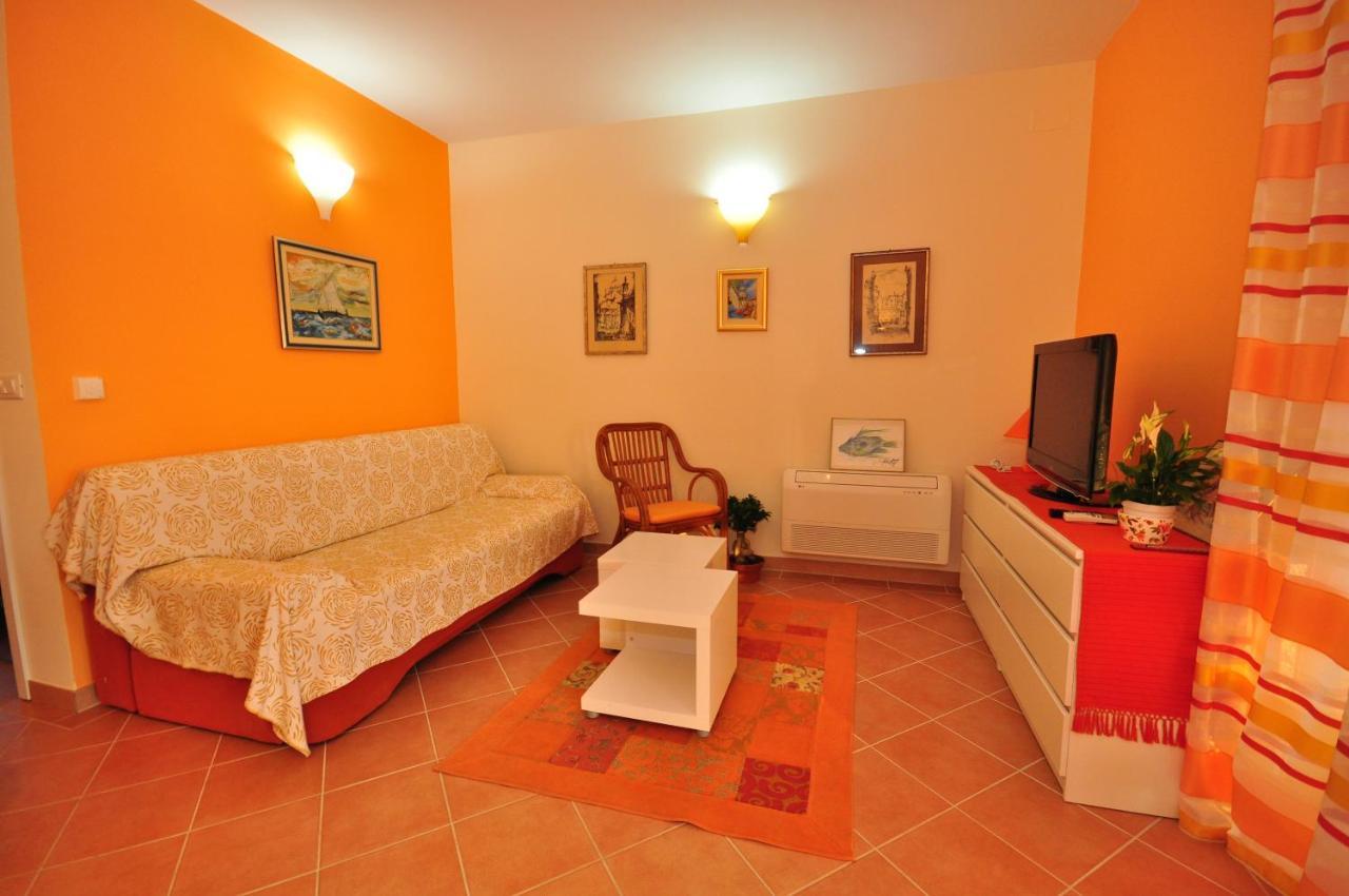 Apartament Tri Palme Prvic Sepurine Zewnętrze zdjęcie